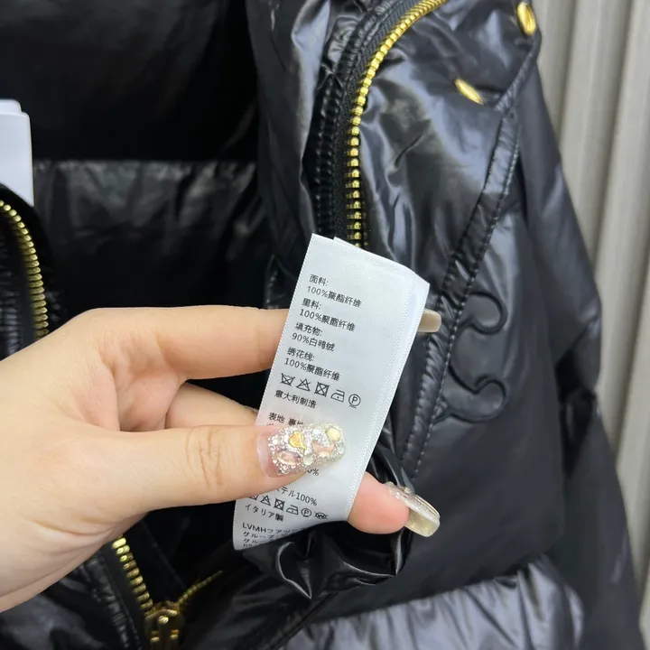 セリーヌ レディース ダウンコート