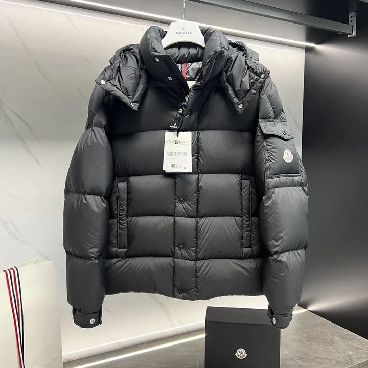 Moncler Vezere メンズ ダウン