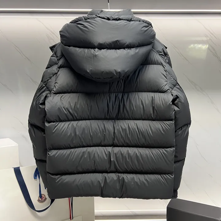 Moncler Vezere メンズ ダウン