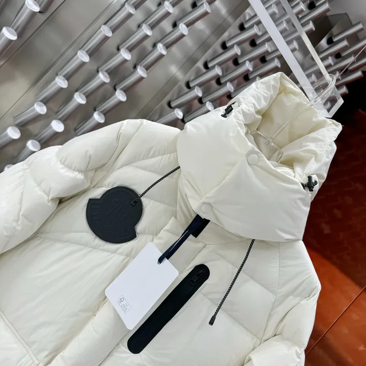 モンクレール ダウンジャケット 撥水ナイロン