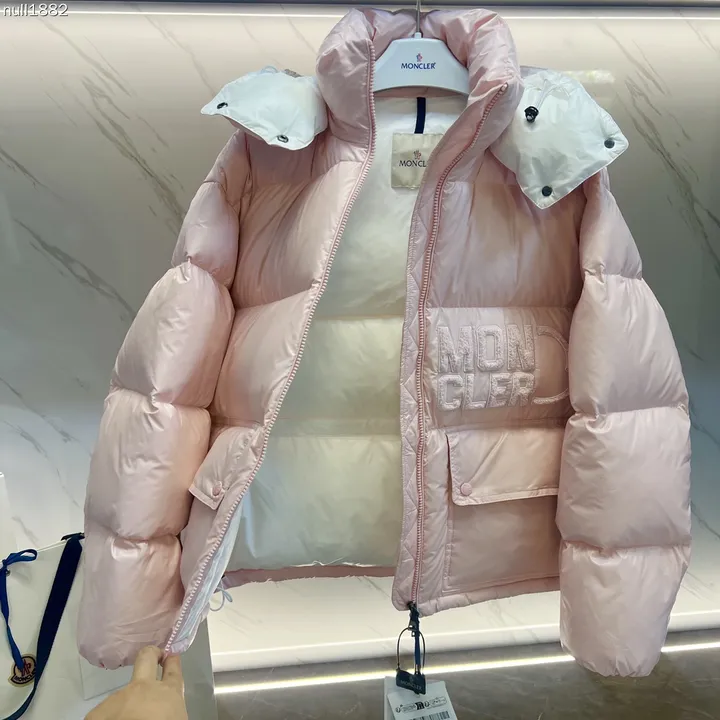 MONCLER ダウンコートフード付き
