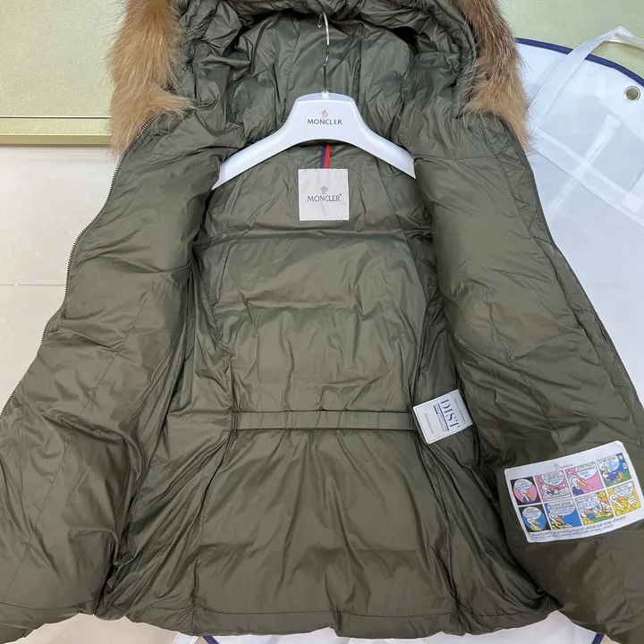 モンクレールウエストベルトダウンコート