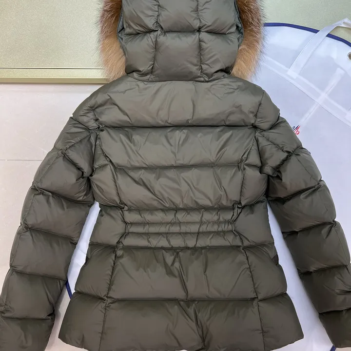 モンクレールウエストベルトダウンコート