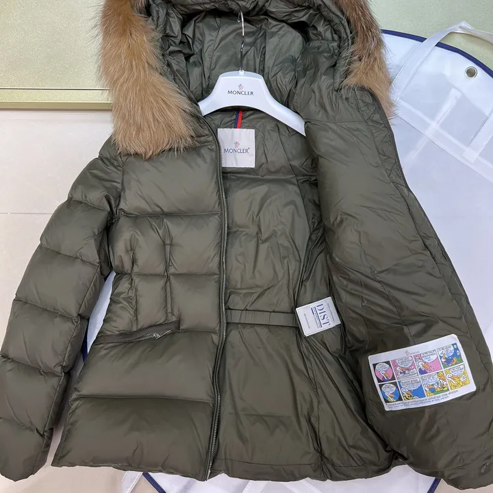 モンクレール ダウンジャケット ファー付き