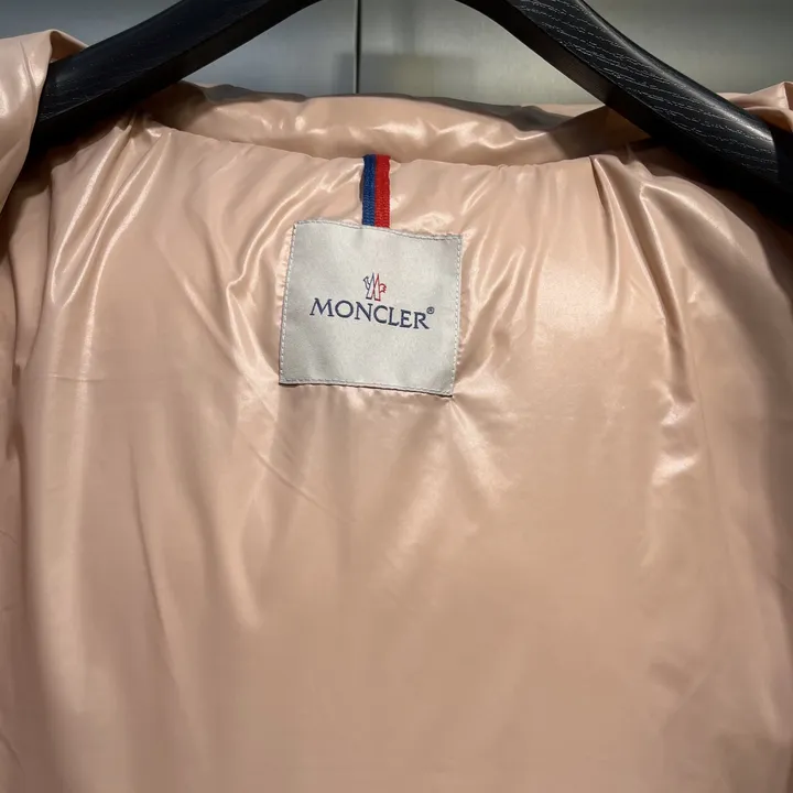 MONCLER 衣料品