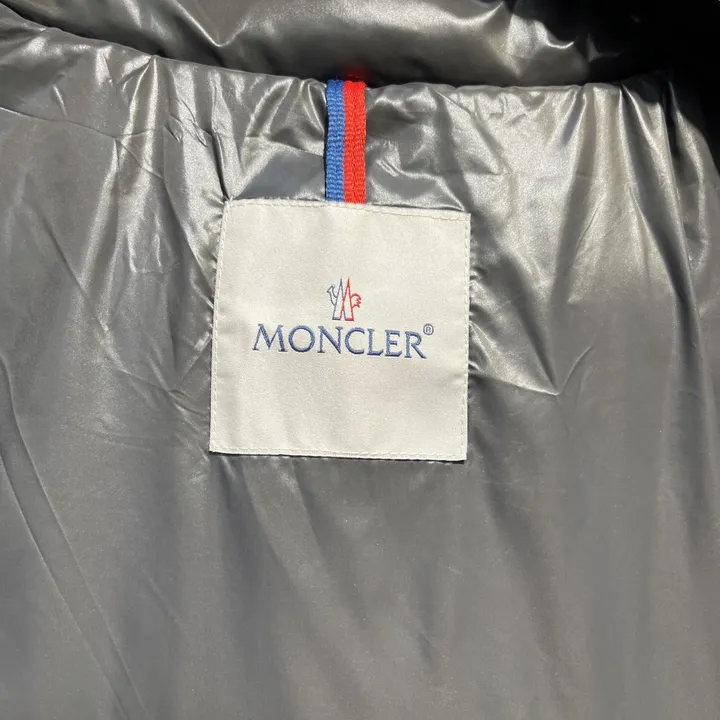 ブランド ダウンジャケット 定番 人気