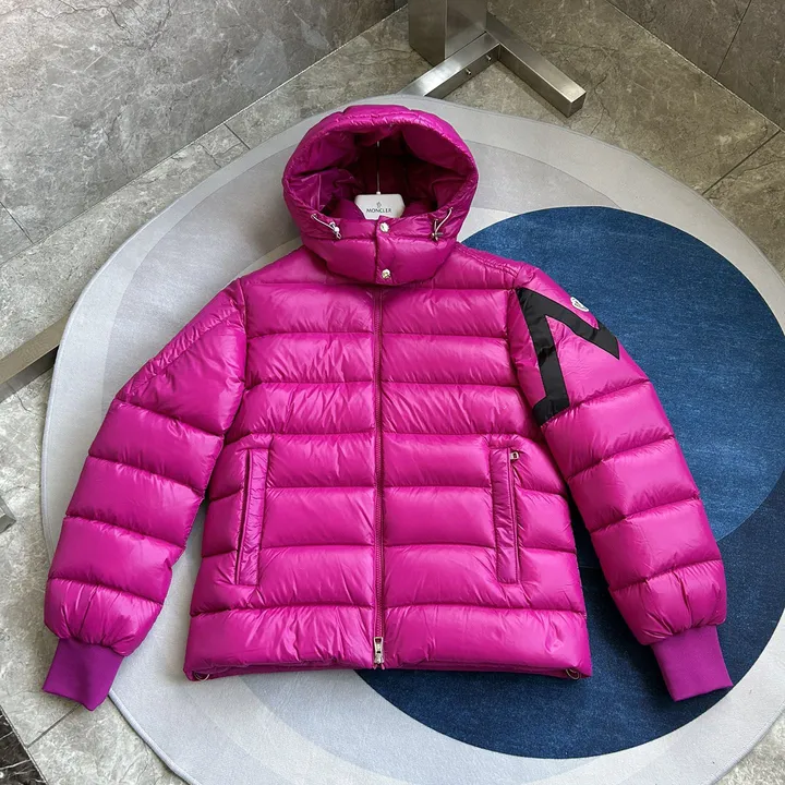 MONCLER 赤紫 ダウンジャケット