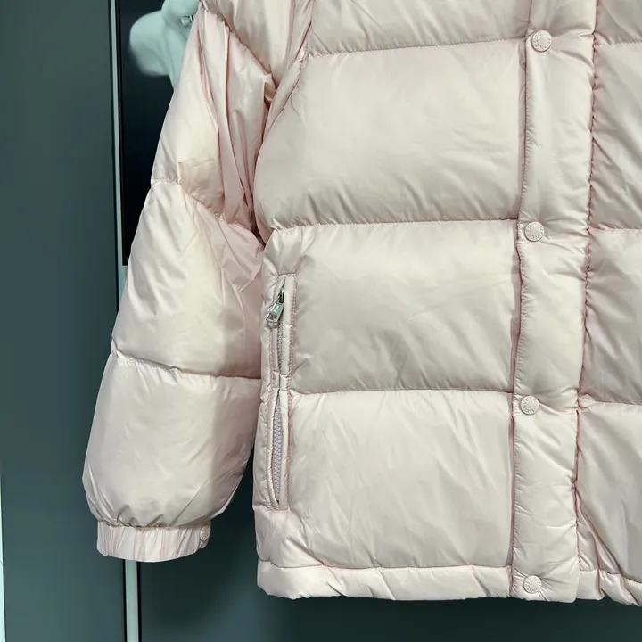 モンクレール ダウンジャケット 軽量 暖かい