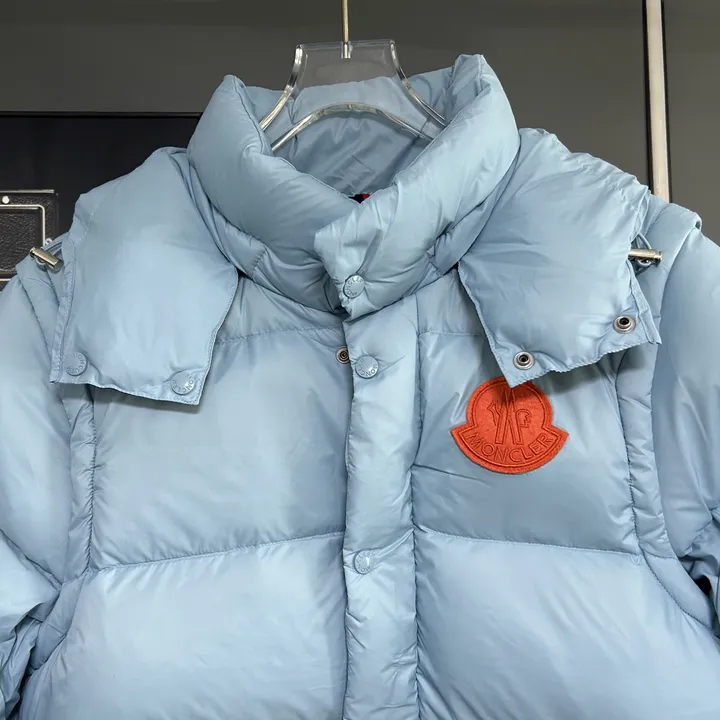 モンクレール ダウンジャケット ライトブルー