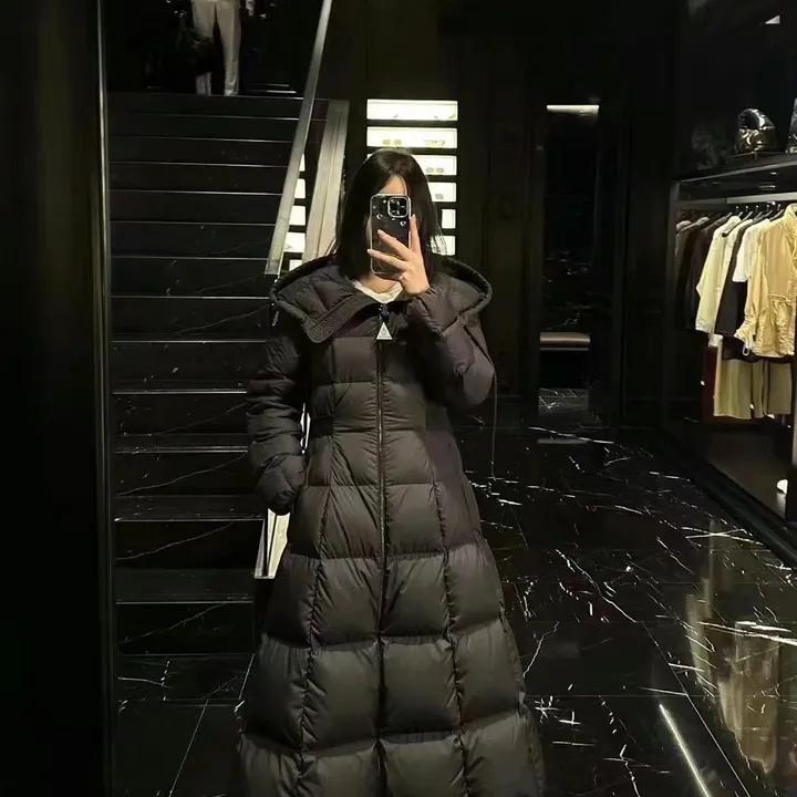 モンクレールロングダウンコート