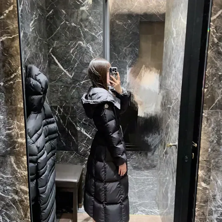 モンクレールロングダウンコート