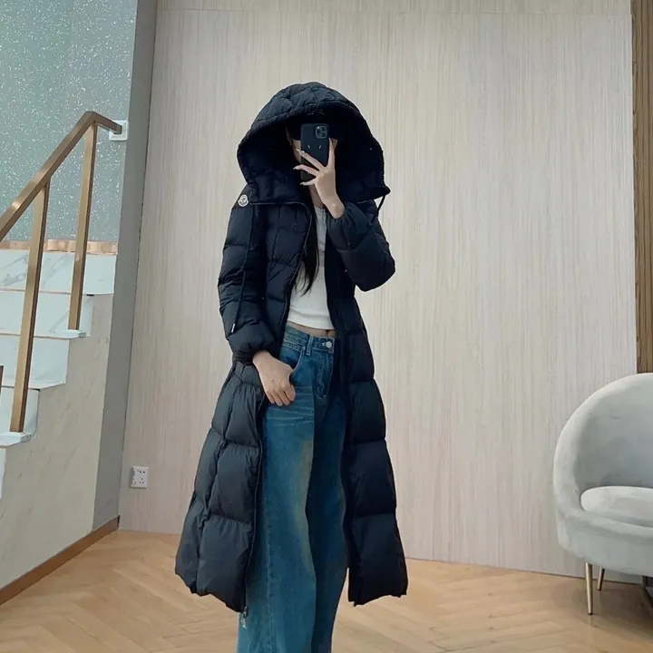 MONCLERフード付き ロングダウンコート