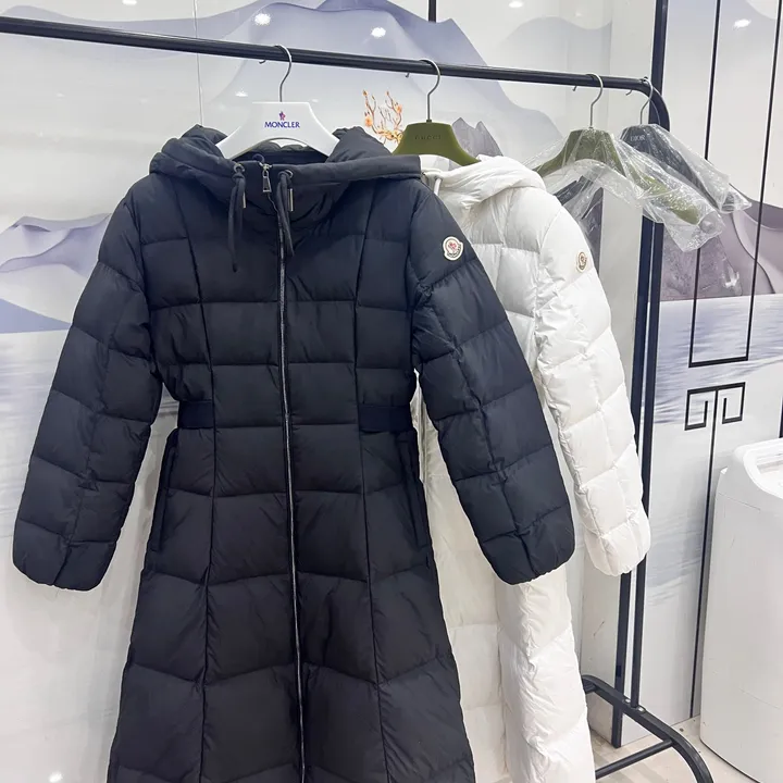 MONCLER ロング丈 ダウンコート