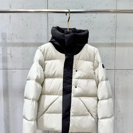 MONCLER Madeira ショートダウンジャケット