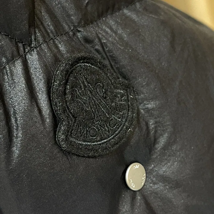 モンクレール 厚手ダウン