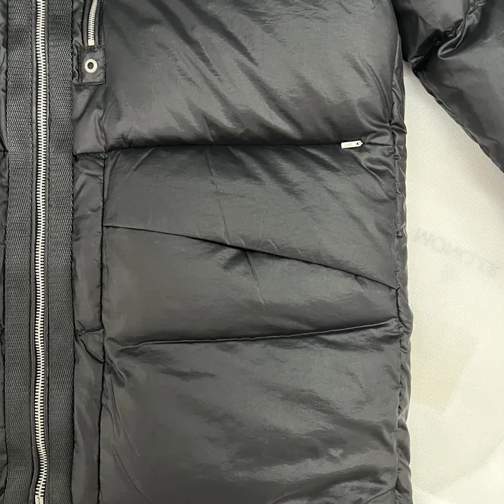 モンクレール ダウンパーカー おしゃれ