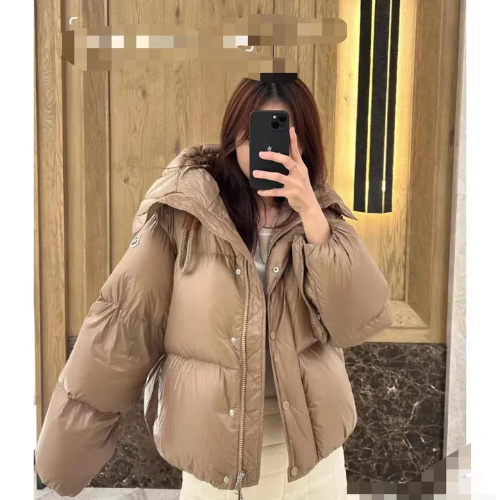 モンクレール ショートダウンジャケット レディース 人気