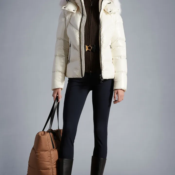  女性向け モンクレール ダウンジャケット