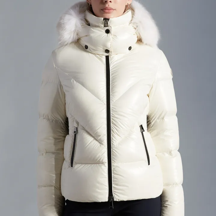 モンクレール エコファー付きダウンジャケット