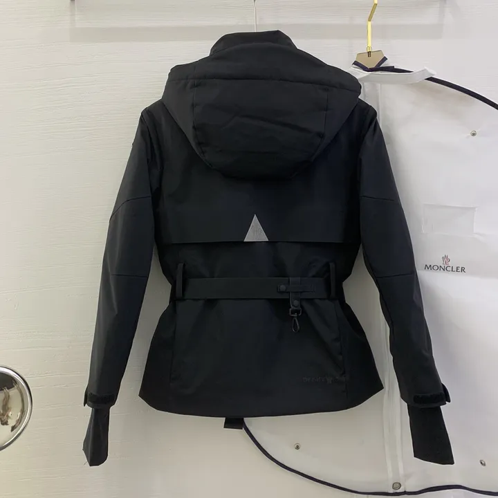 モンクレール ラプラス ダウンジャケット