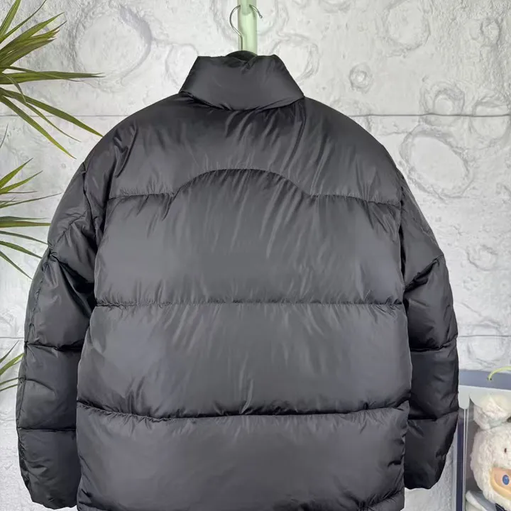 モンクレール ダウンジャケット 人気