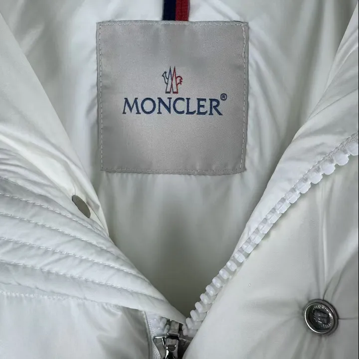 ホワイト モンクレール マヤ