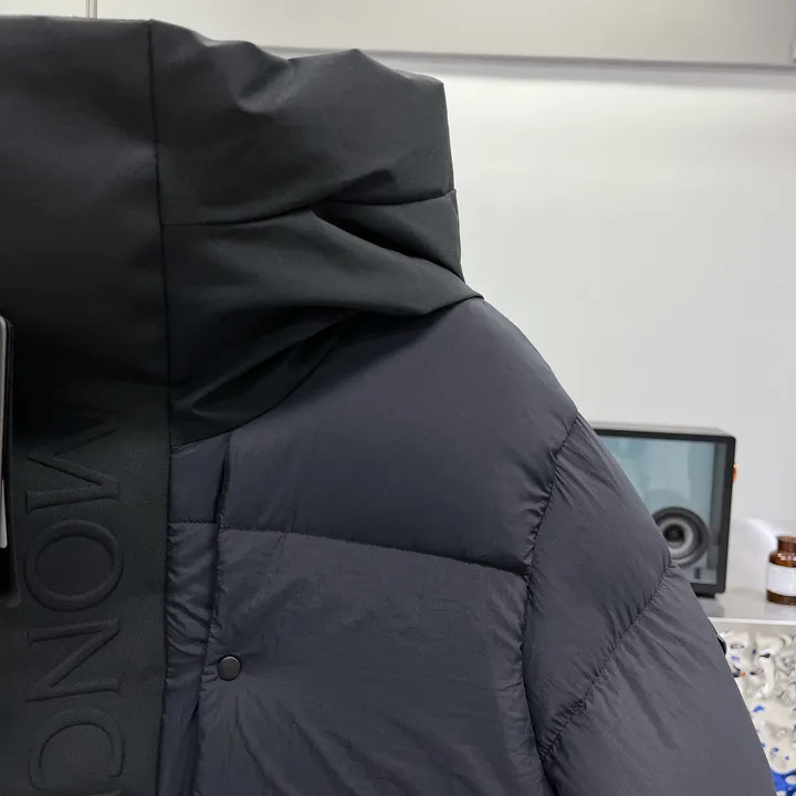 モンクレール マデイラ ダウンジャケット