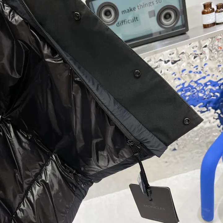 MONCLER Madeira フード付きダウン