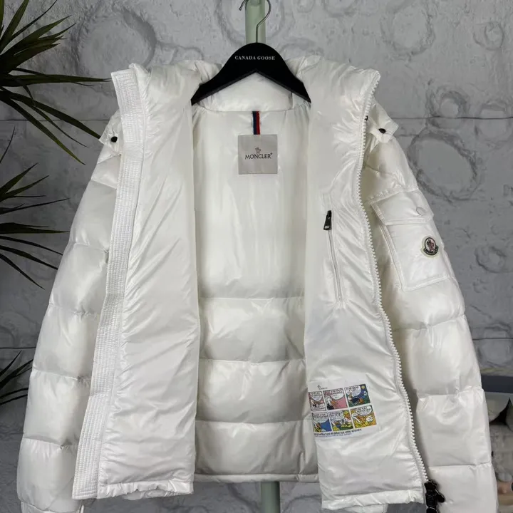 モンクレール マヤ フード付き ショートダウン