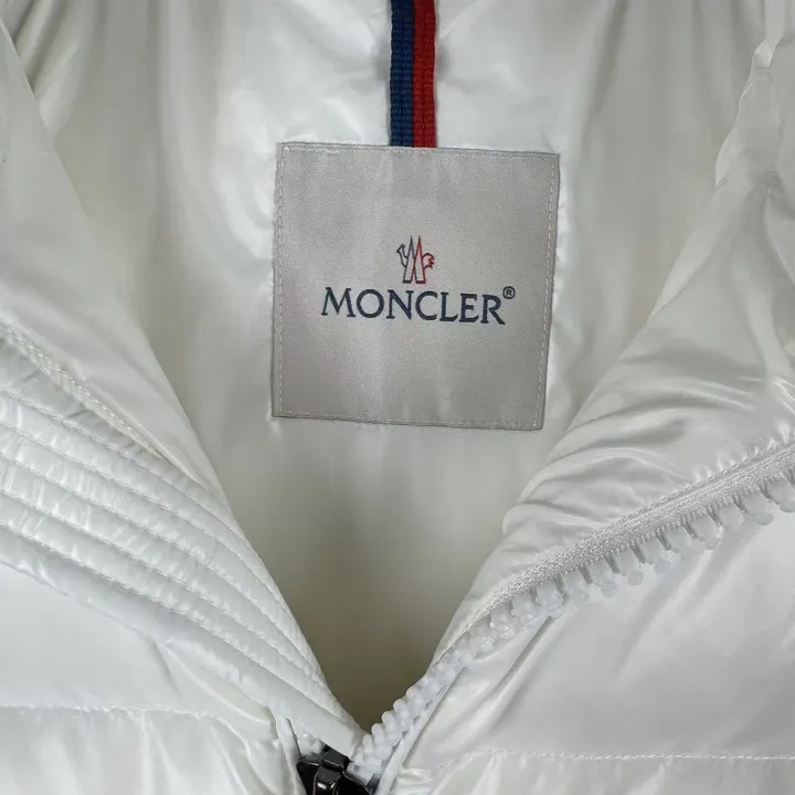 MONCLER ショートダウン レディース