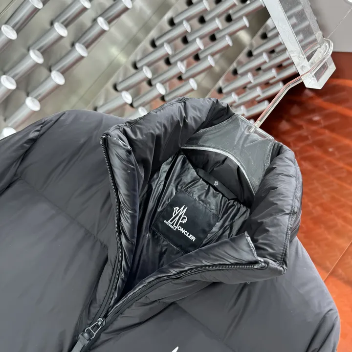 モンクレール ダウン ジャケット メンズ 人気