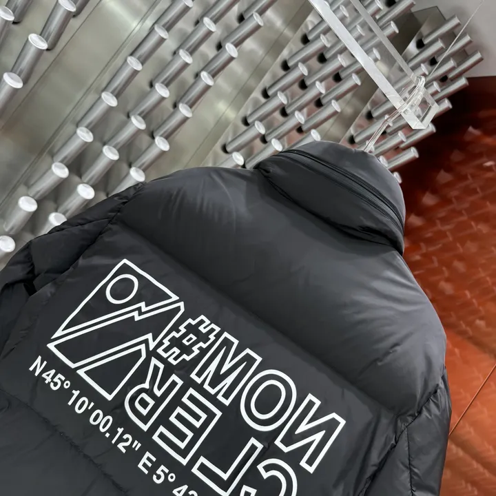 モンクレール 男子 ダウンジャケット