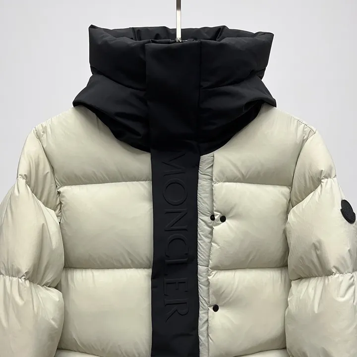 MONCLER ダウンジャケット メンズ ハイネック