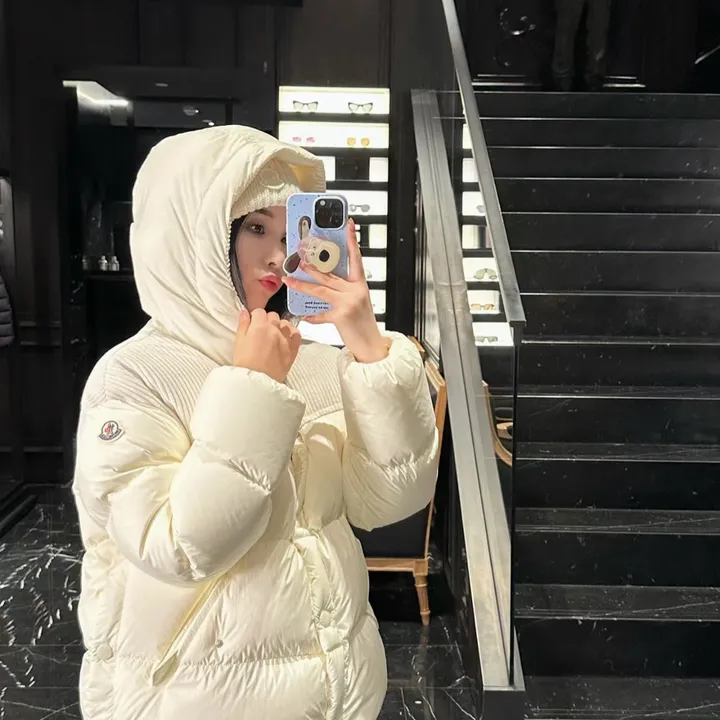 MONCLER 白 アウターウェア