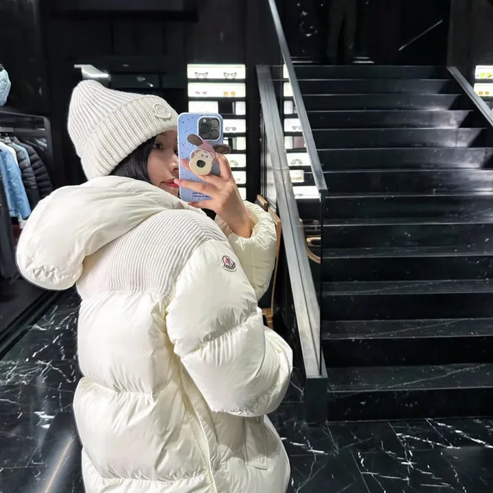 MONCLER ホワイト レディースダウン