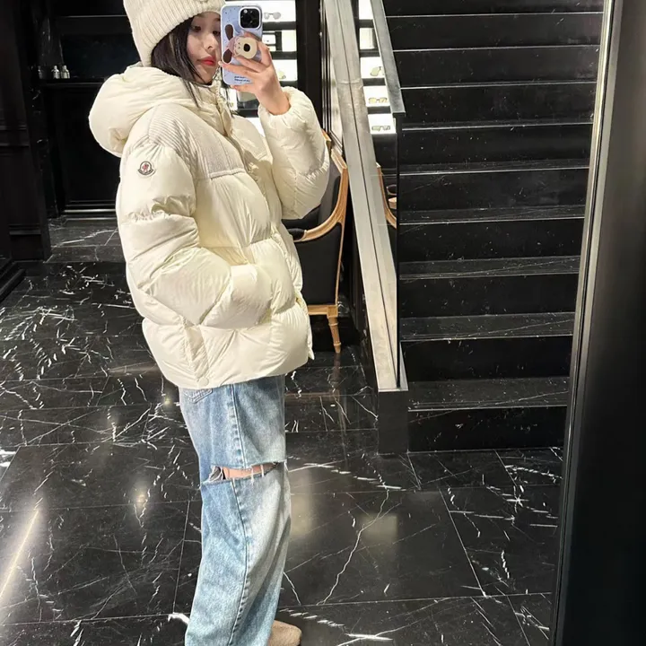MONCLER ホワイト レディースダウン