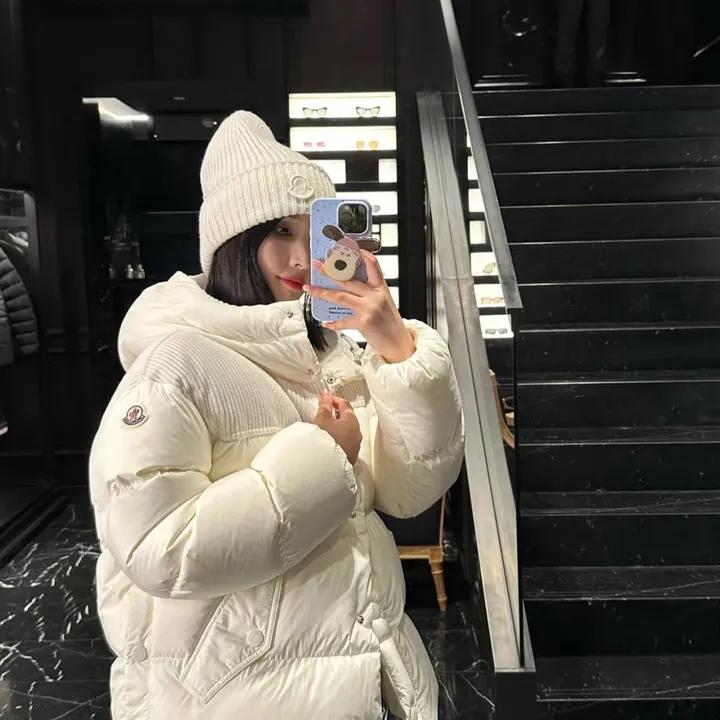 MONCLER 白 アウターウェア