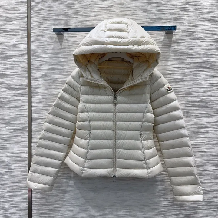 MONCLER イジェ ダウン