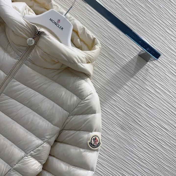 MONCLER IGE ホワイト ダウン