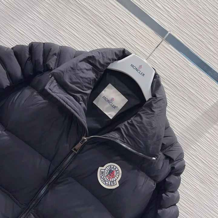 Moncler x Raxxy 暖かいダウン
