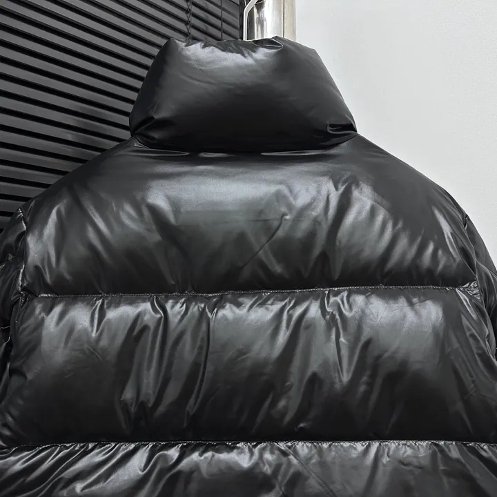 モンクレール 立ち襟 ダウンジャケット