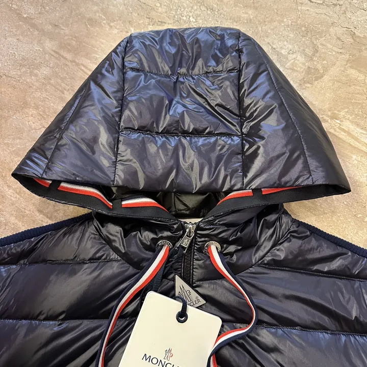 モンクレール ジップアップアウター