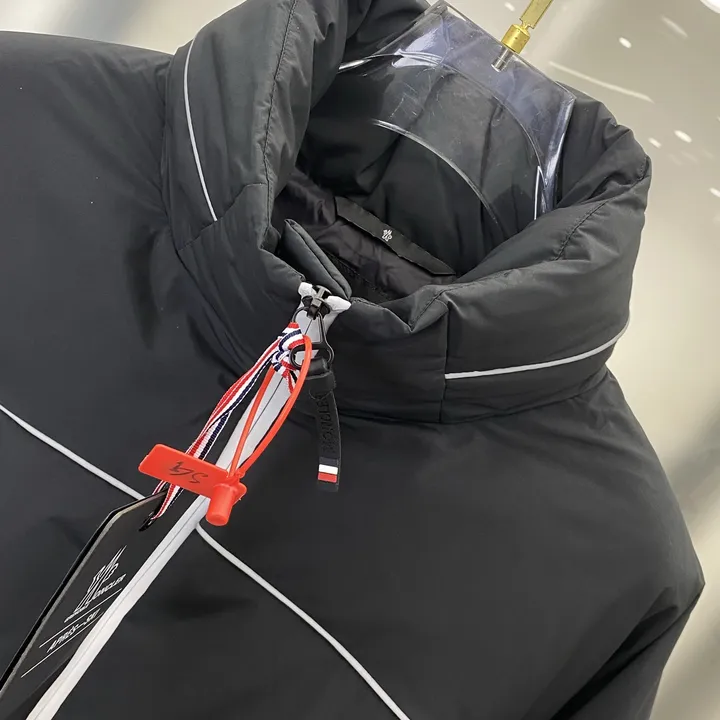 MONCLER ブーヴァーク ダウンジャケット