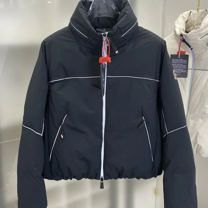 MONCLER ダウンジャケット 秋冬新品