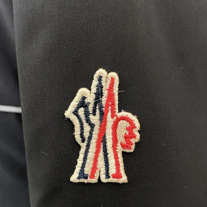 MONCLER プロ ダウンジャケット