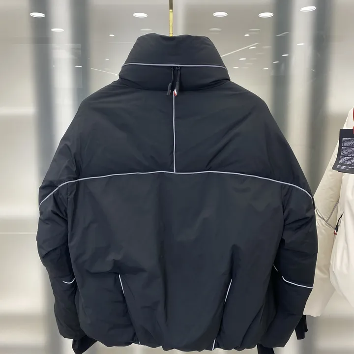 MONCLER ダウンジャケット 秋冬新品