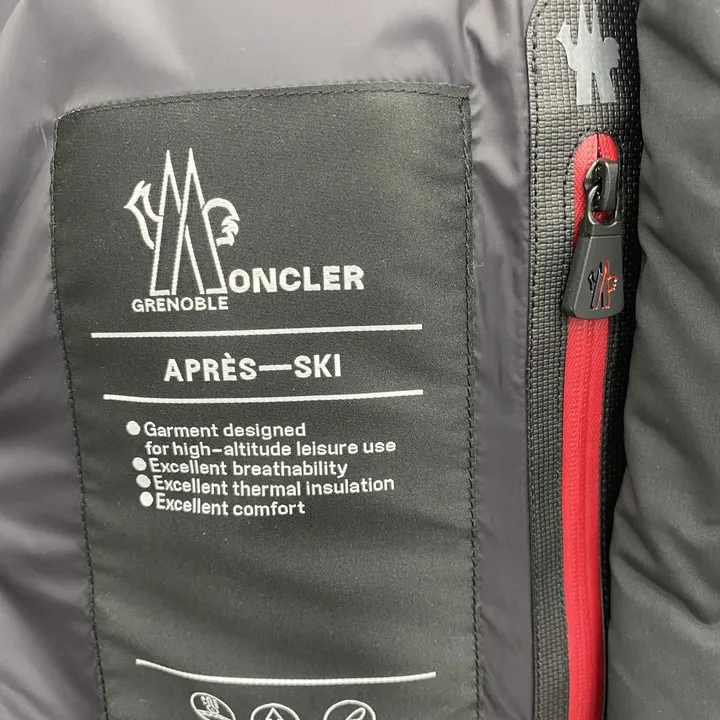 MONCLER BOUVAQUE ダウンジャケット