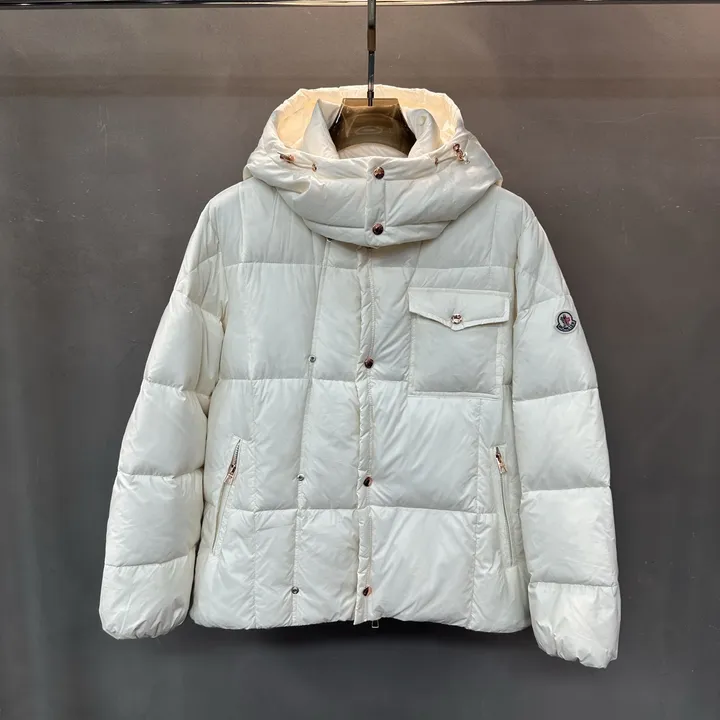 モンクレール ダウンジャケット 取り外し可能フード付き