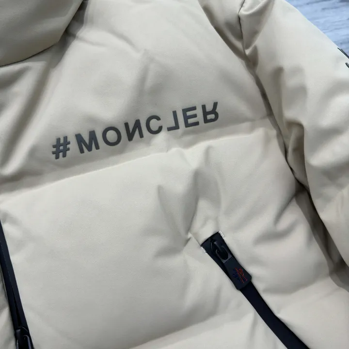 Monclerダウンジャケット 男子 人気