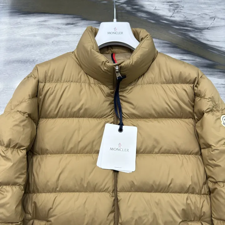 モンクレール 軽量 ナイロン ショートダウン